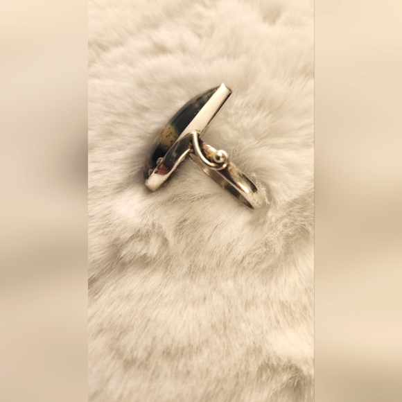 Crystal Stone And Silver Ring - Picture 8 of 8